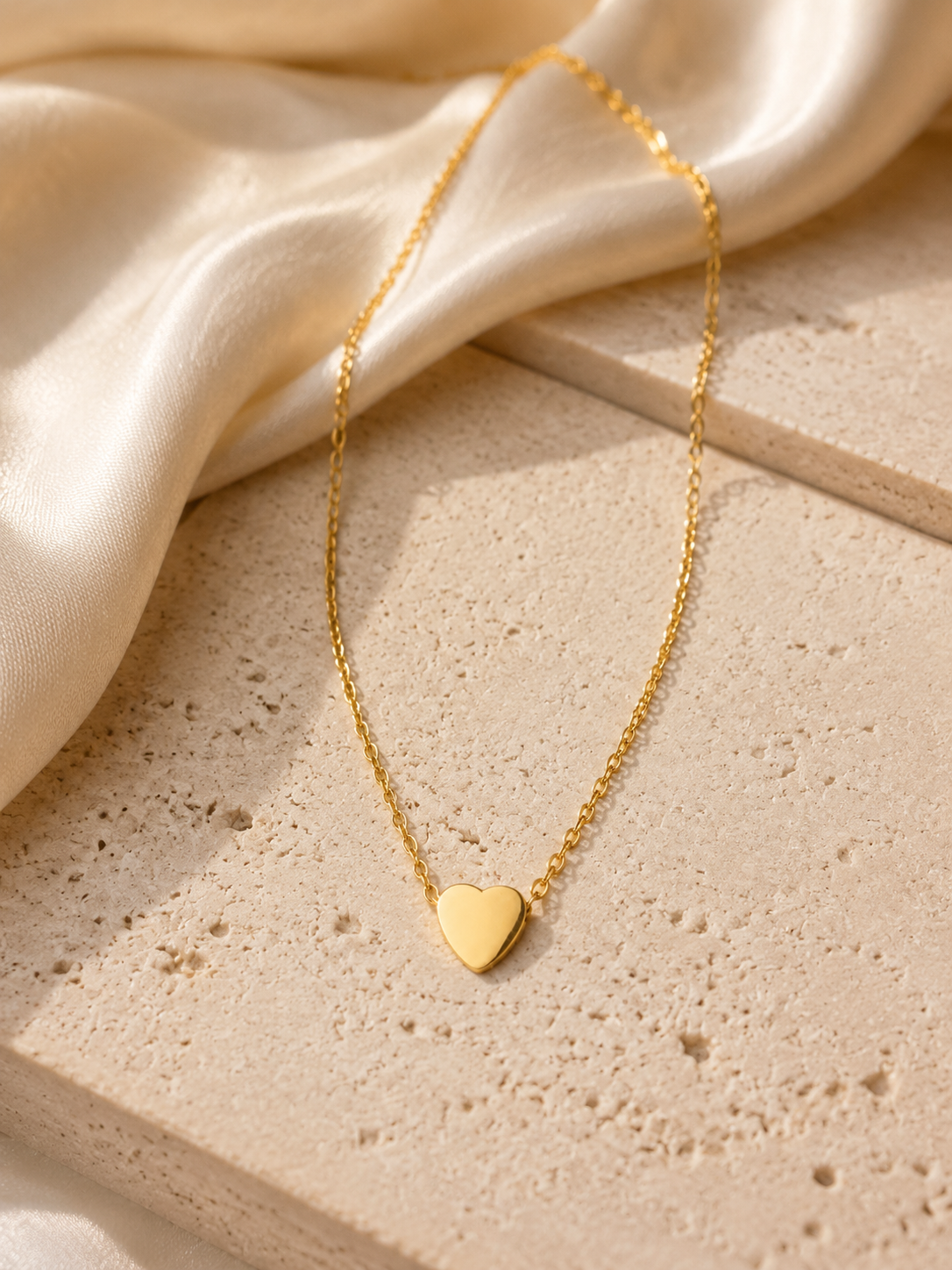 Hart Pendant Necklace